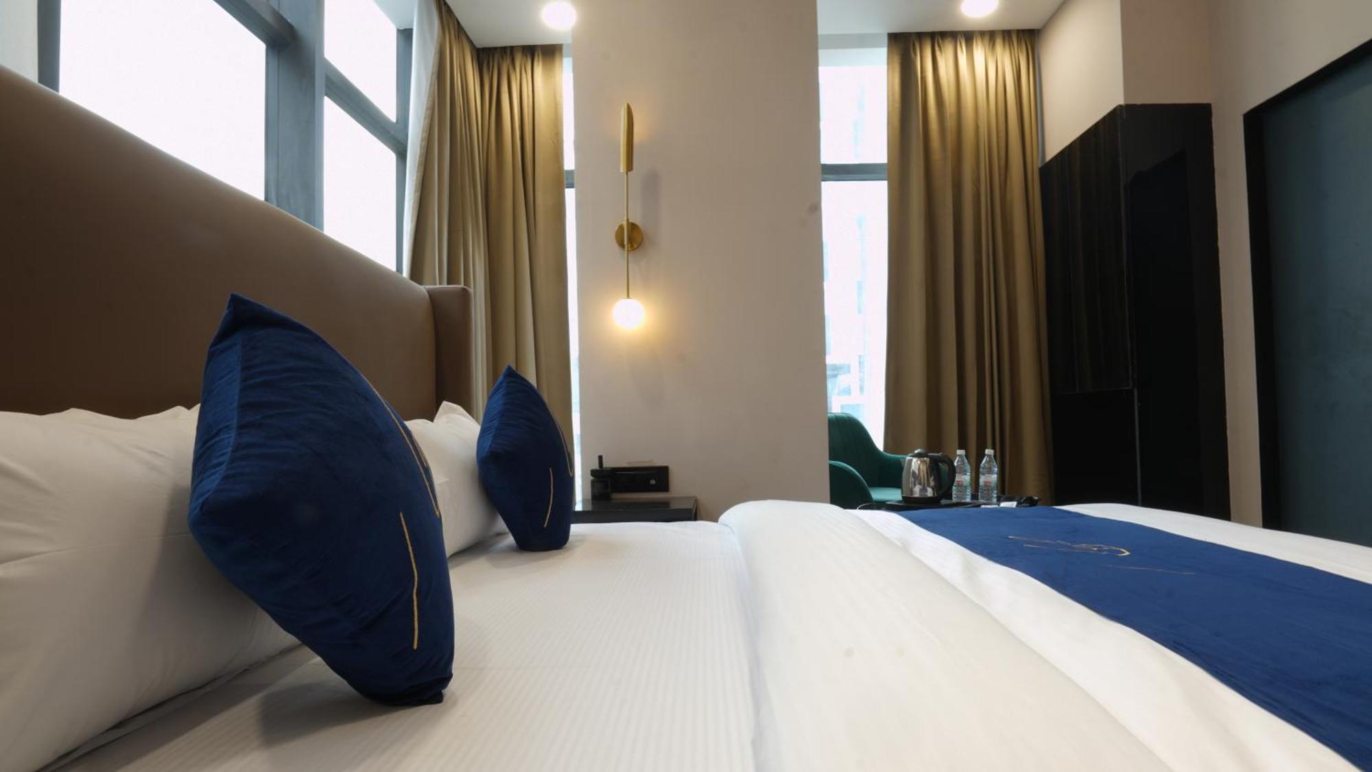 Aquila Grand Suites - Noida Sector 136 Buitenkant foto