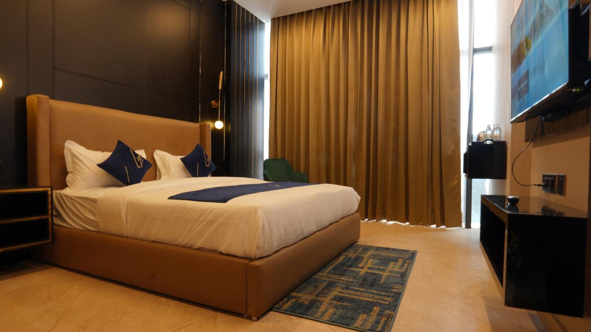Aquila Grand Suites - Noida Sector 136 Buitenkant foto