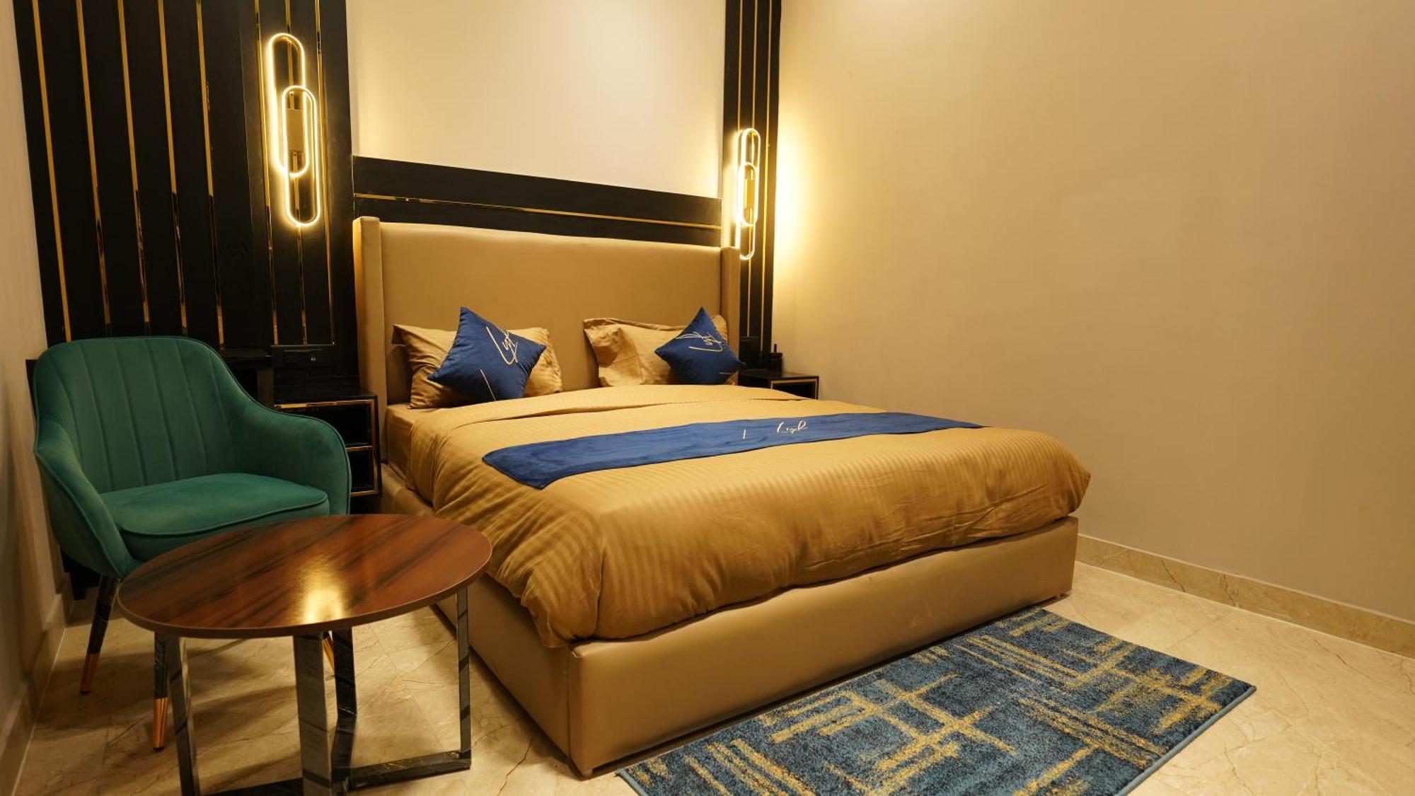 Aquila Grand Suites - Noida Sector 136 Buitenkant foto