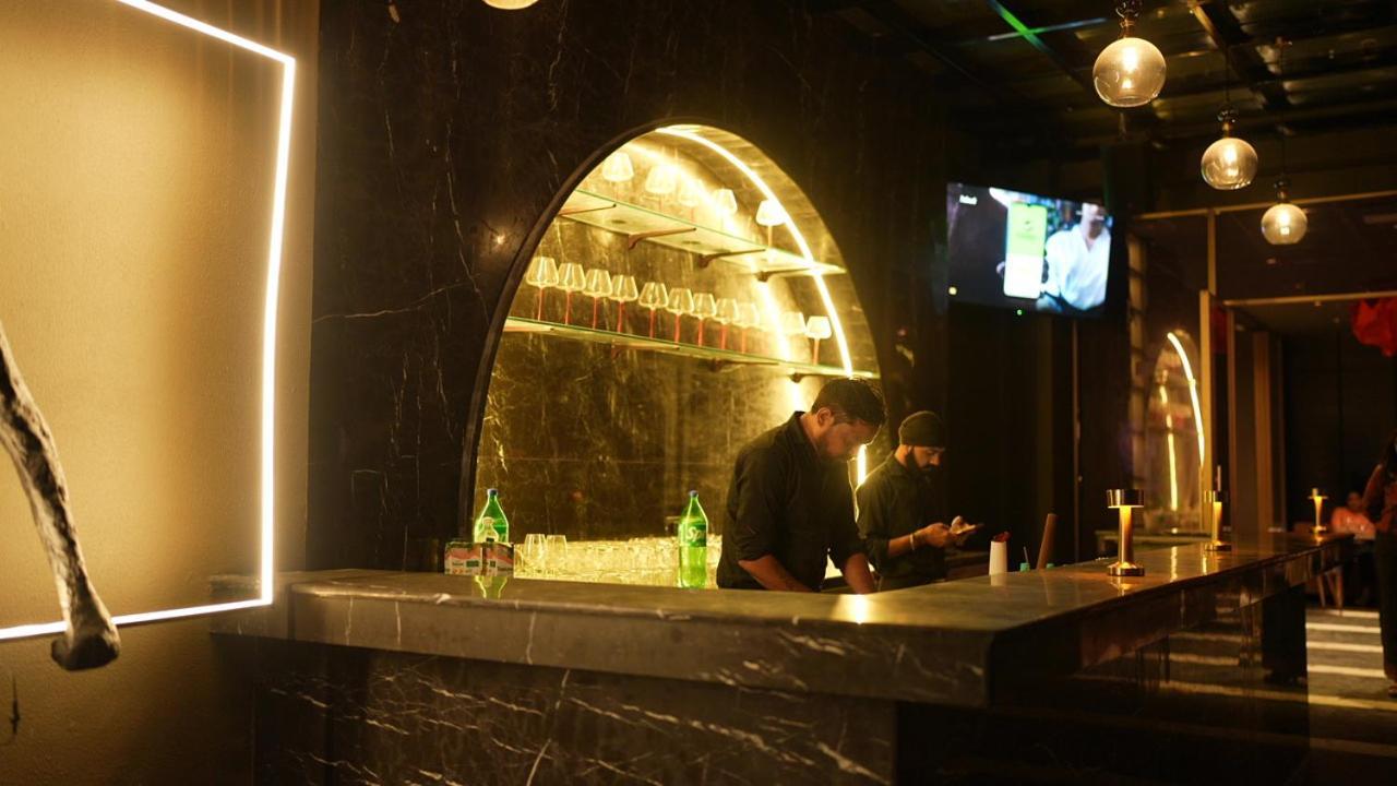 Aquila Grand Suites - Noida Sector 136 Buitenkant foto
