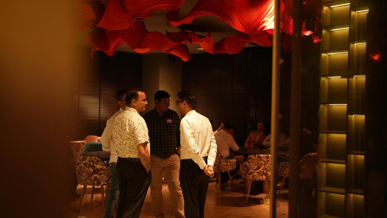 Aquila Grand Suites - Noida Sector 136 Buitenkant foto