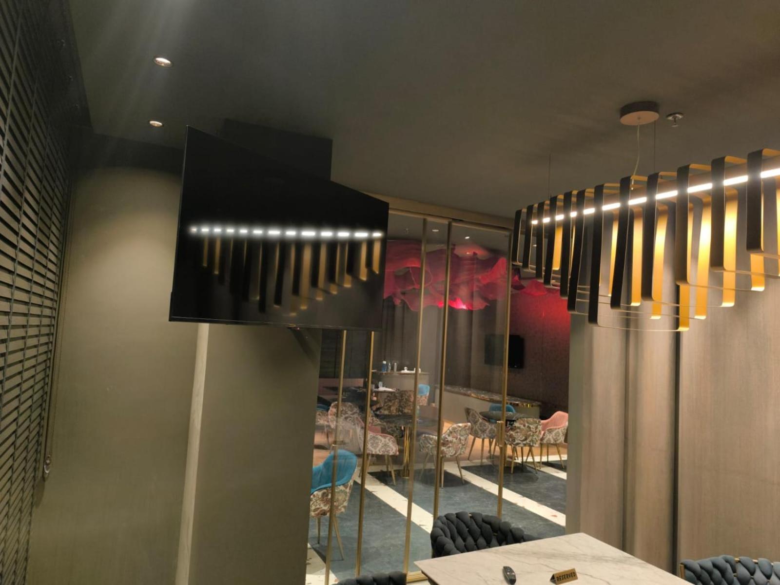 Aquila Grand Suites - Noida Sector 136 Buitenkant foto